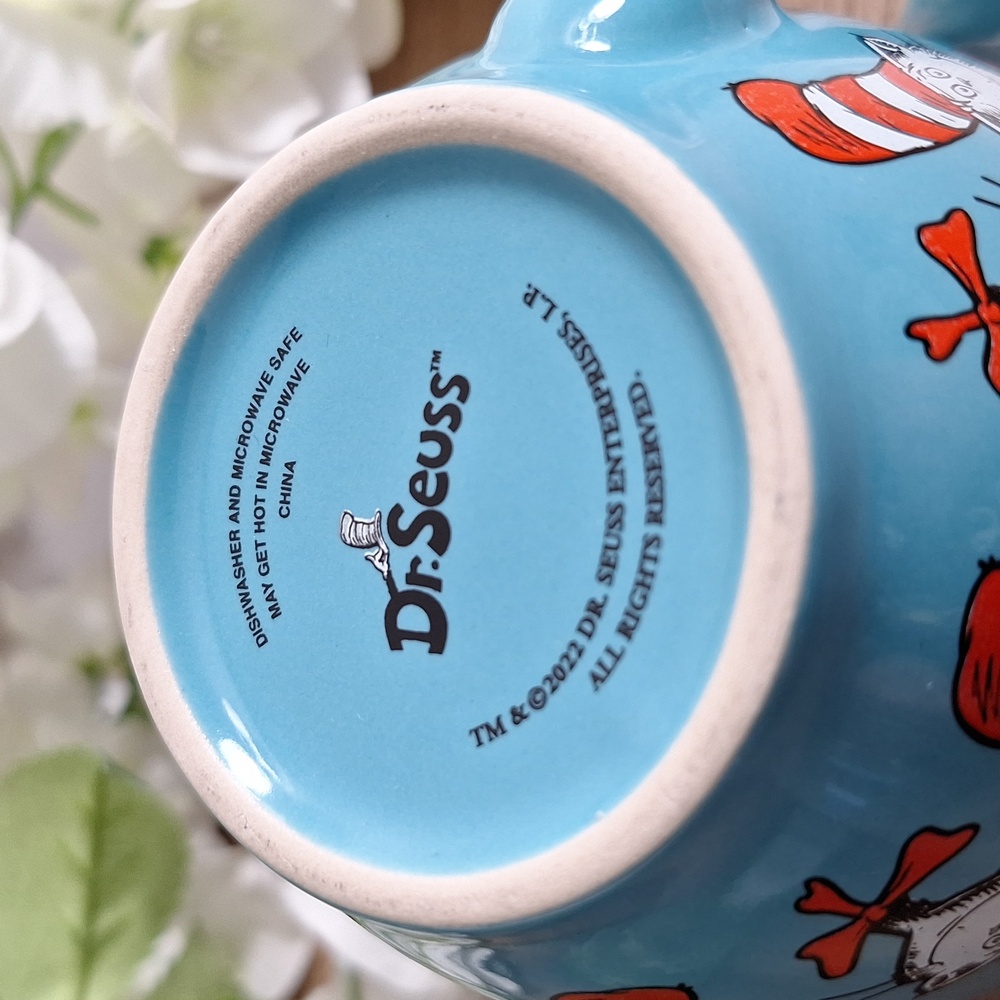 ๐2/$15๐ #ABY Dr. Seuss Blue and Red Cat Mug - Picture 3 of 4